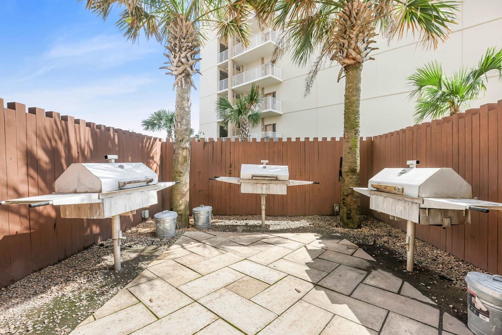 Pelican Pointe 301- Corner Unit Gulf-front