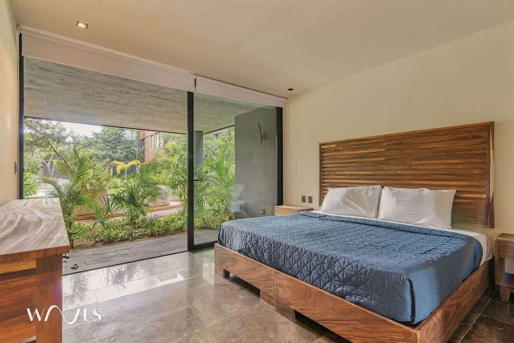 2BR W/private Pool - Steps Away From the Beach