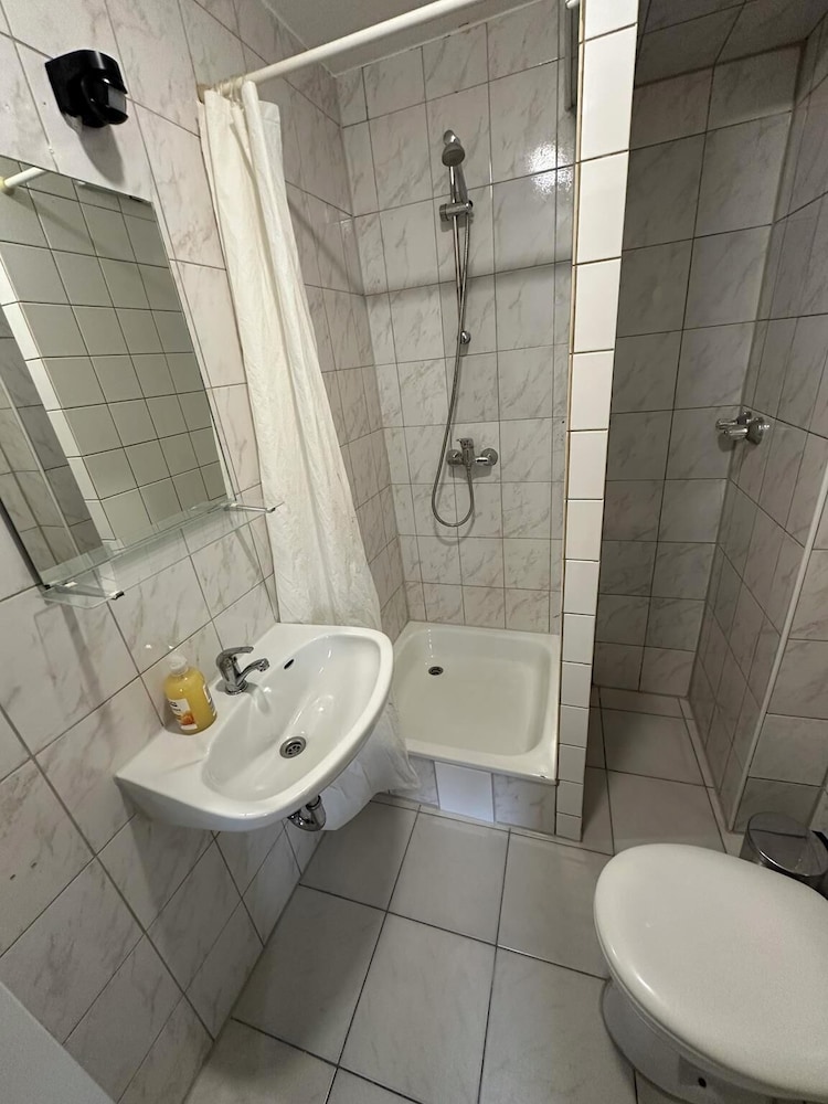 2-Rent Group Hostel Apartments HAN53