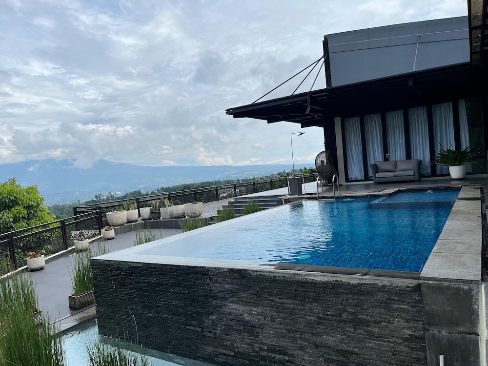 Anemos Resort By Tamastu
