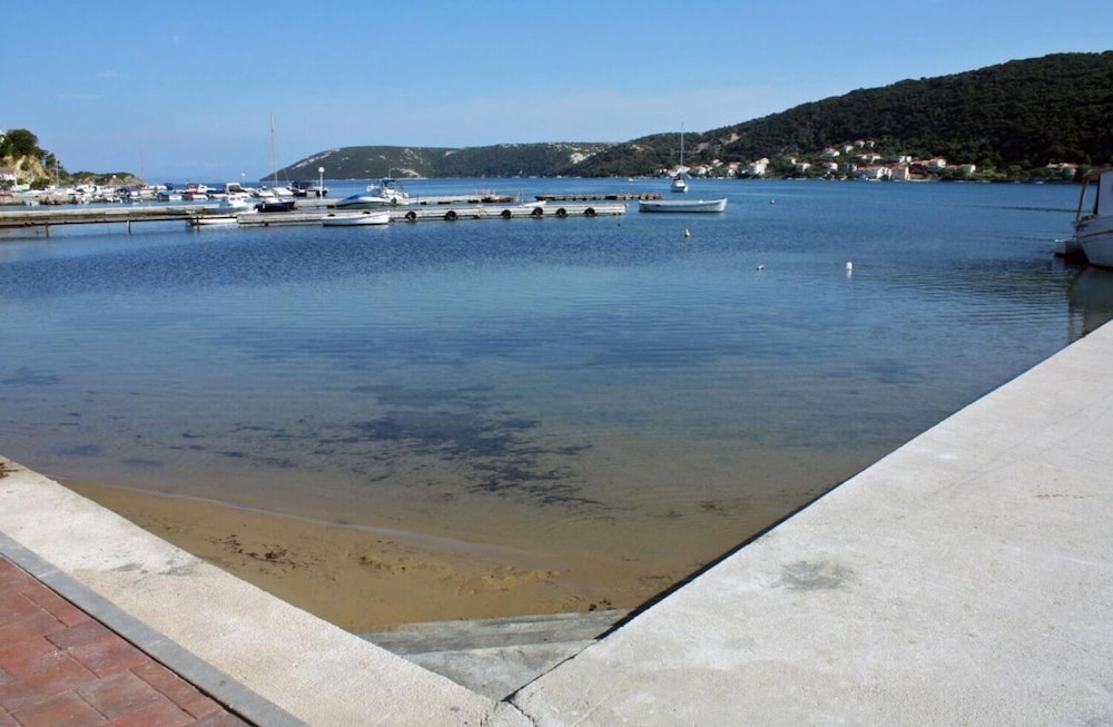 Ivo - With Terrace - B2 view 4