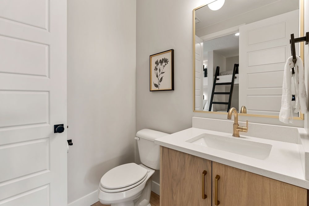 Weekend Vibes 5 Bedroom Townhouse