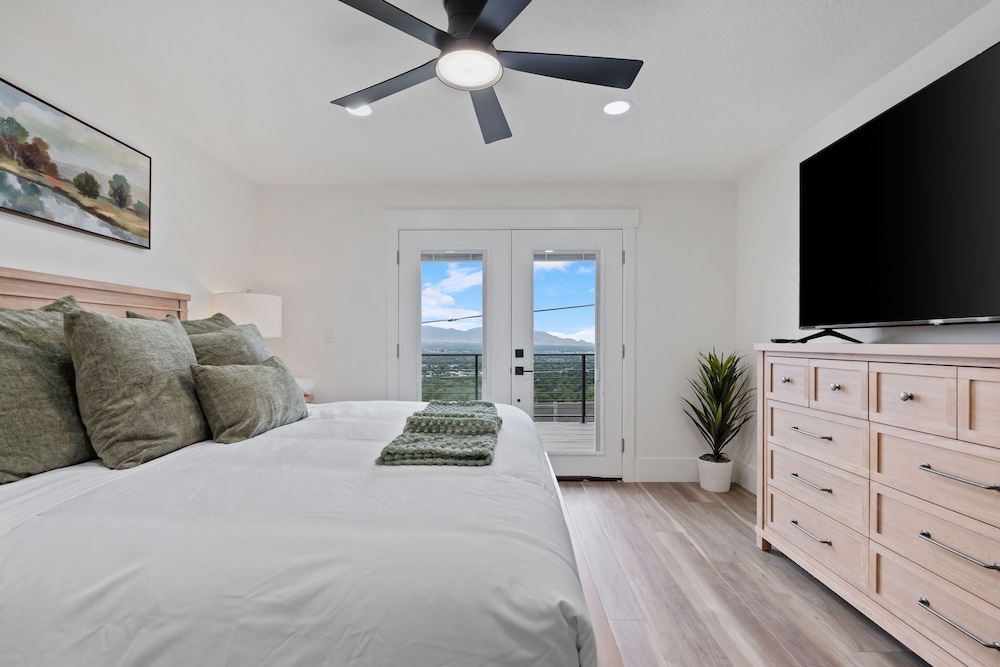 All-new Luxe Stay Views, Sauna & Hot Tub 7 Bedroom Villa