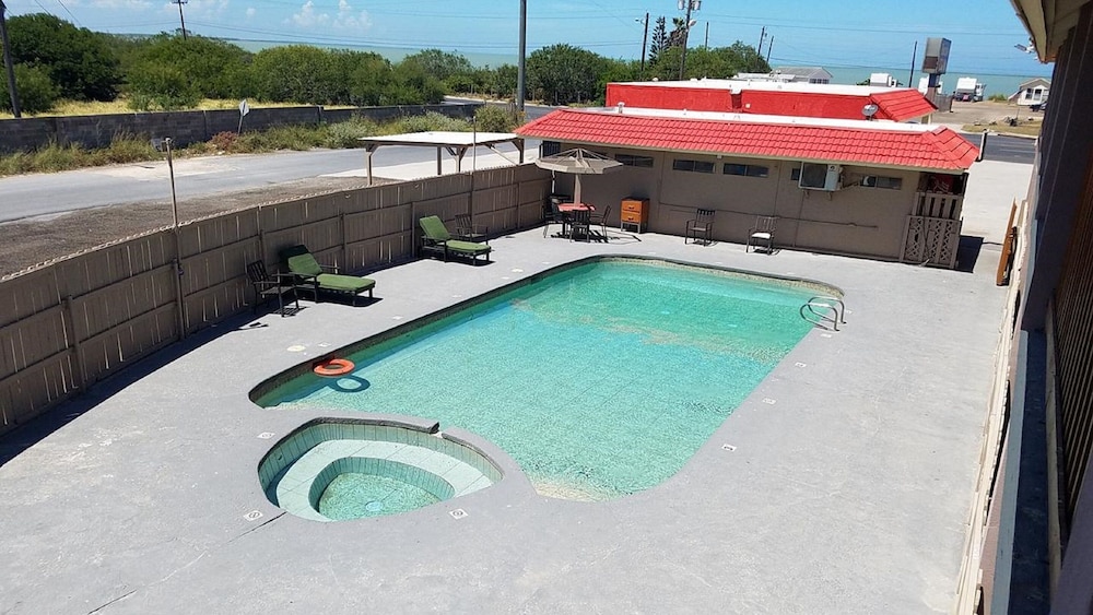 Executive Inn and Suites