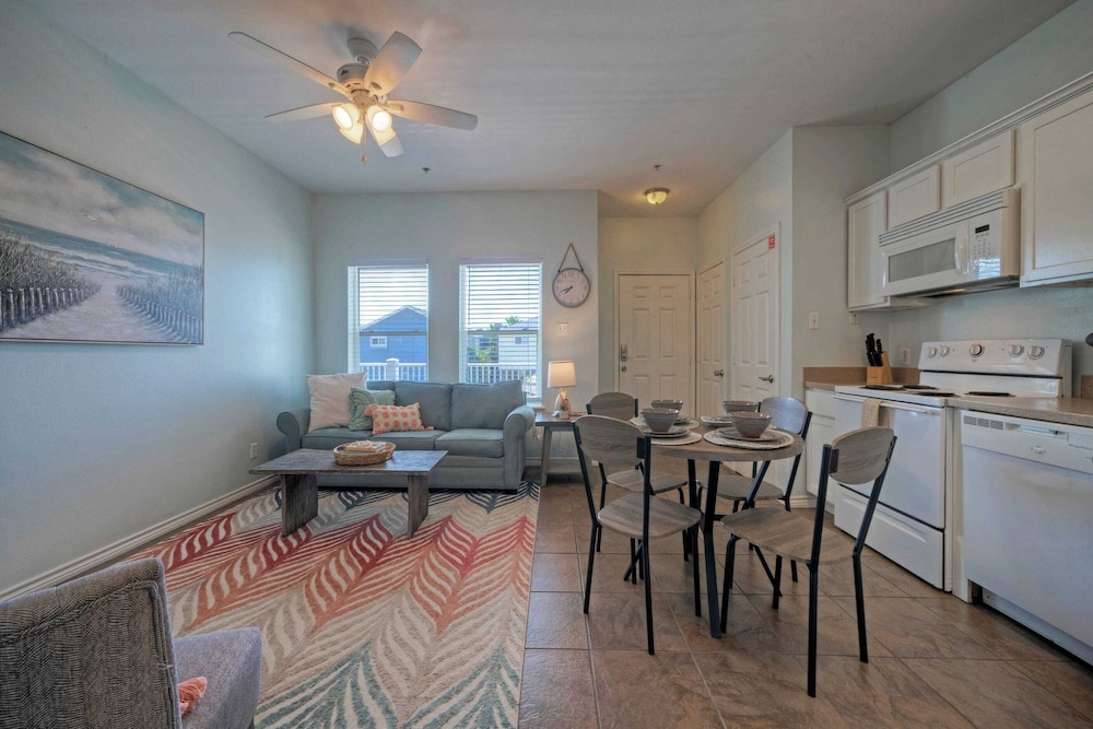 9 Costa Bahia Condos Sleeps 48 + Pool Minutes to the Beach