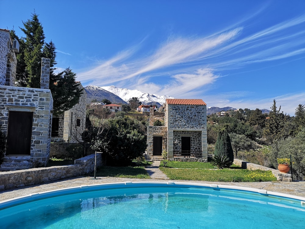 Stratos Villas