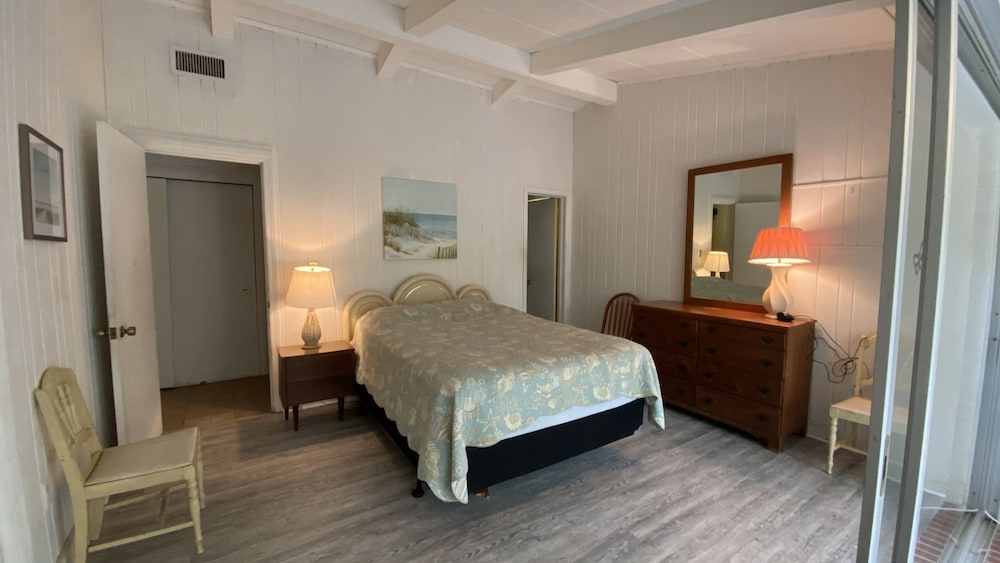 Cottage By The Sea - Unit A 3 Bedroom Duplex view 3