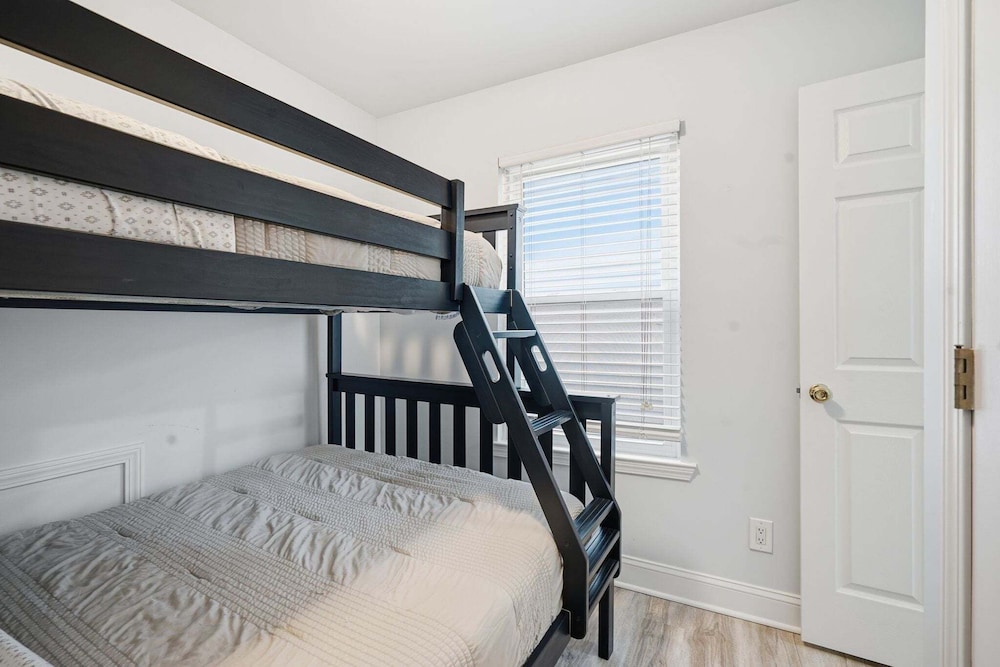 Sea Bright Gem Steps To Beach + Parking 4 Bedroom Home