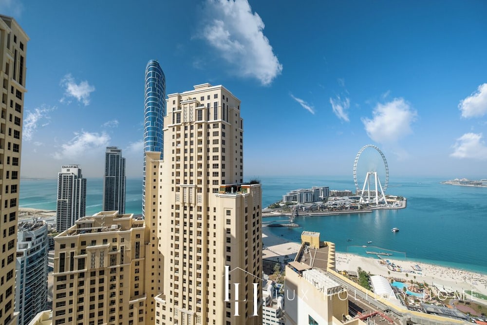 LUX The Premium Dubai Eye View Suite 2