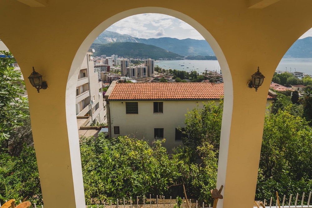 Apartments Villa Ana