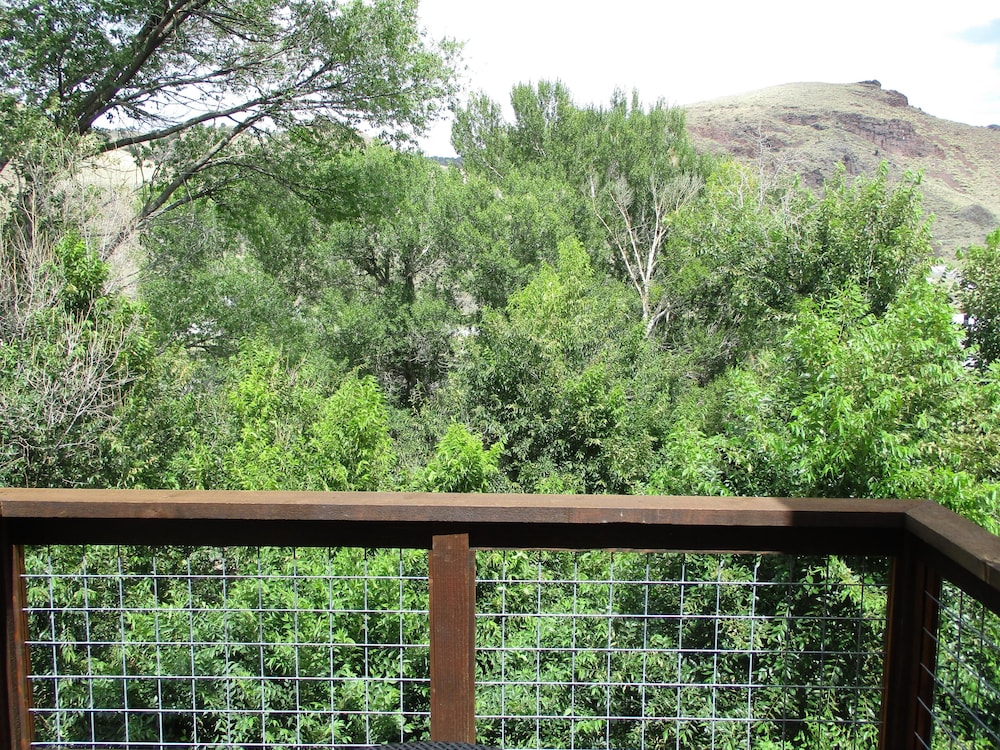 River Walk 2 Bedroom Holiday Home By Pinon Vacation Rentals