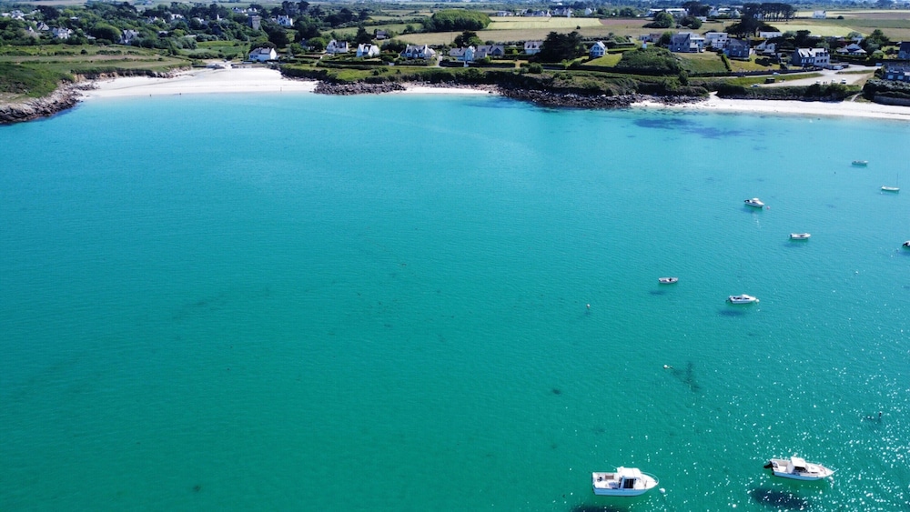 House in Ploudalmezeau With Heated Pool & Beaches