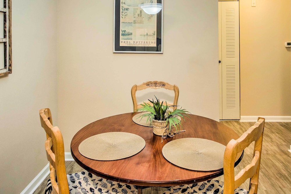 Bright St Simons Island Condo w/ Shared Pool! - Property Image 6