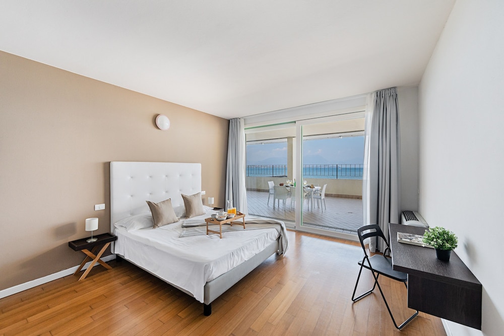 Residenza Miralago - 24 Clodia - Locazione BK