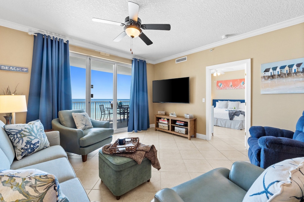 Twin Palms by Book That Condo