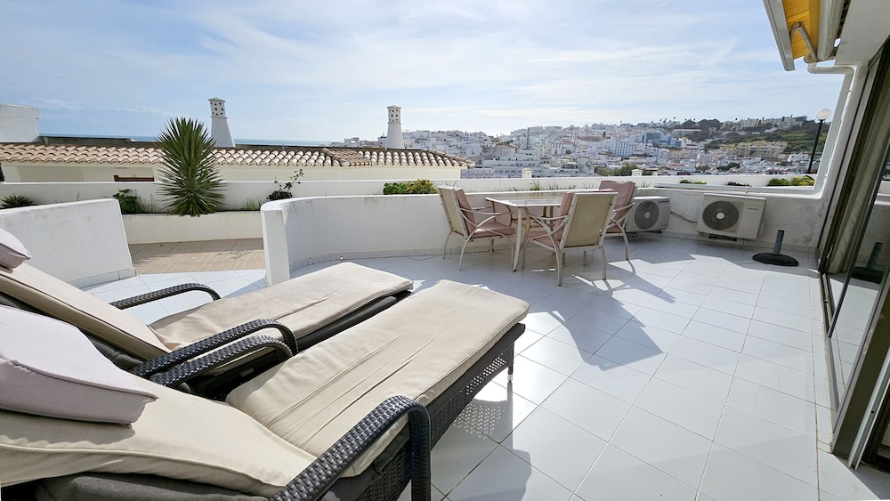 Albufeira Blue Wave Retreat 65