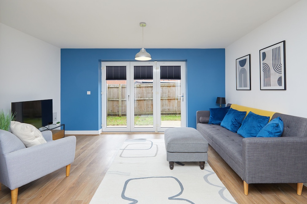 Derby City 3 Bed House- Roof Terrace