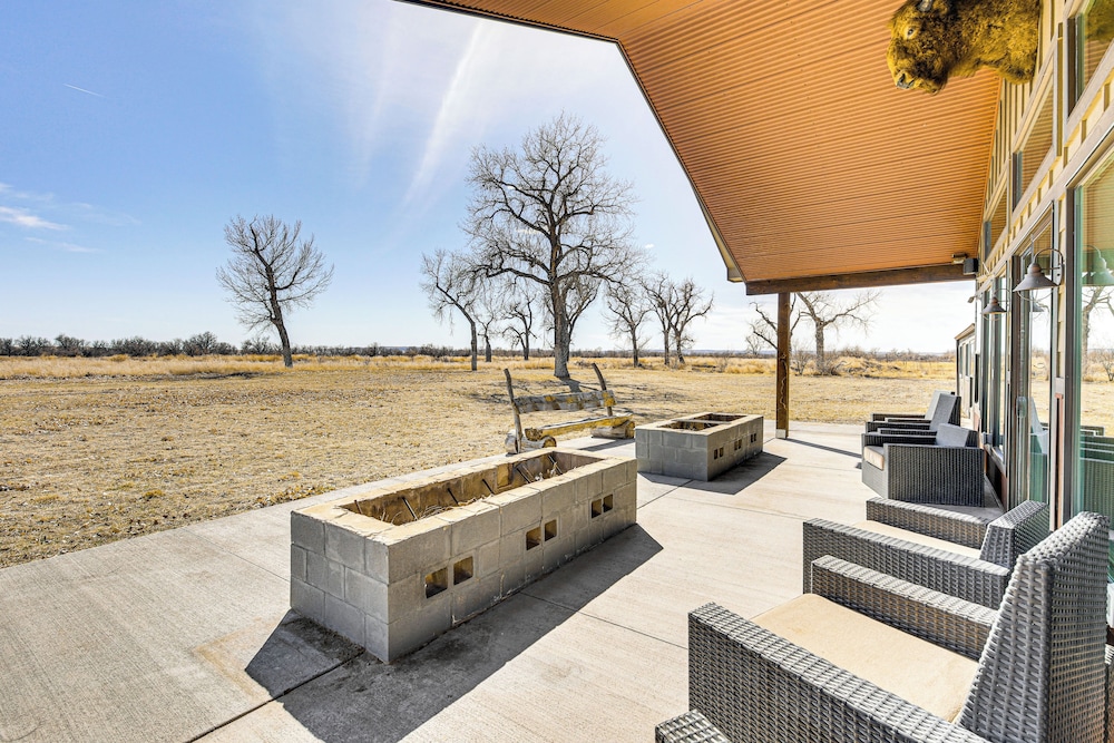 Riverside Retreat in Bridgeport w/ Game Room!