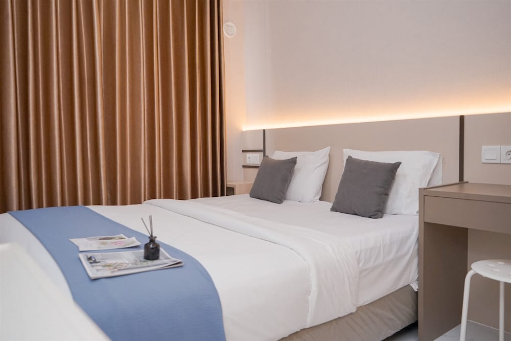 Simply And Cozy Studio Room At Sky House Bsd Apartment
