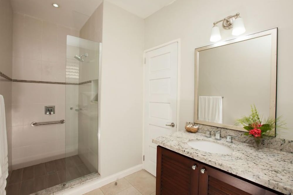 Wag Water Villa, Ocho Rios 3BR
