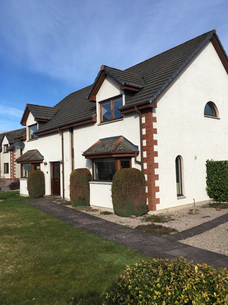 Inverness Apartments - West Heather