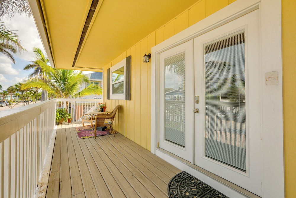 Steps to Shore: Sunny Fort Myers Beach Escape!
