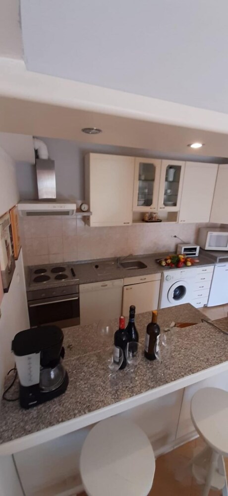 Ivano - 90m to the Beach - A1