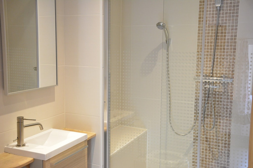 Villa in Stavelot With Lake View and Jacuzzi