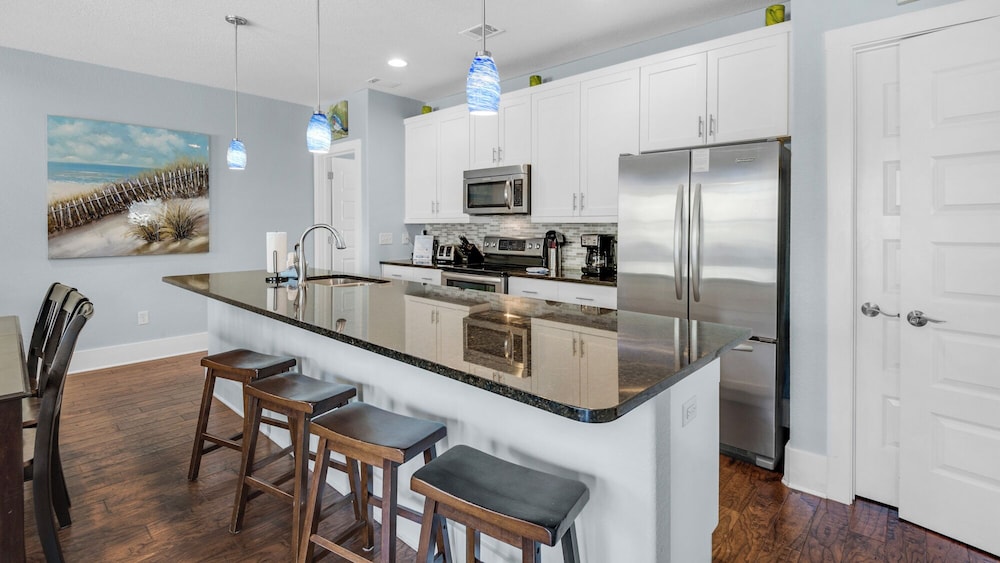 Blue Mountain Beach - Sleeps 12 - Steps From Pool view 5