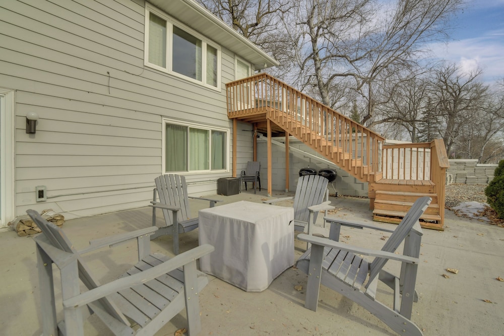 Fire Pit, Waterfront + Boat Dock: Detroit Lake Gem