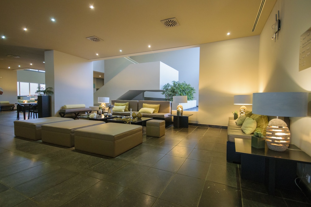 Hotel Oasis Salinas Sea