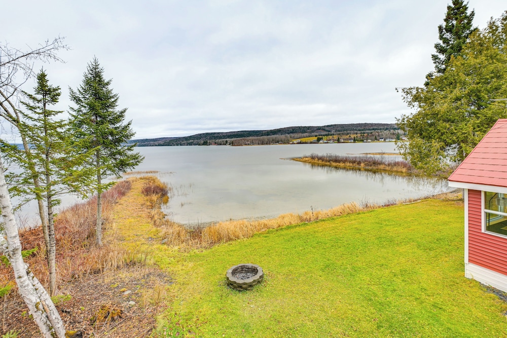 Waterfront Oasis: Family Retreat on Long Lake!