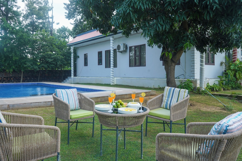 Alaya Stays 5 BHK Pet friendly with pvt pool - Ashirwad Farms