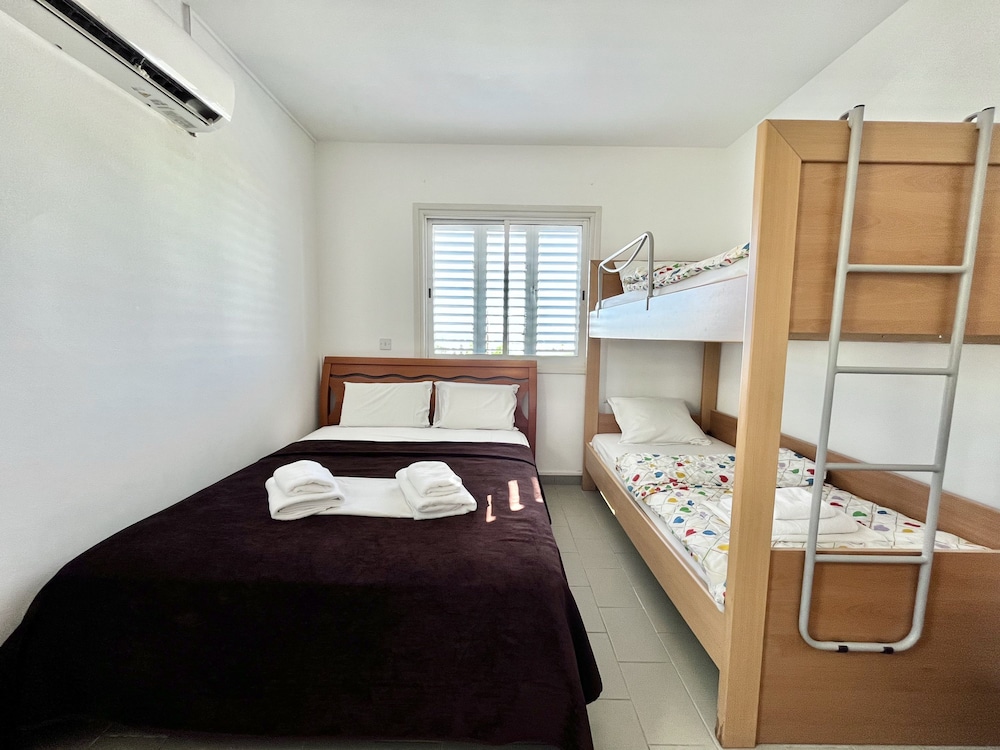 93 KAP - Stay Almyra House