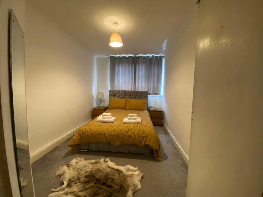 London Charm - 3 Bedroom House Near Canary Wharf