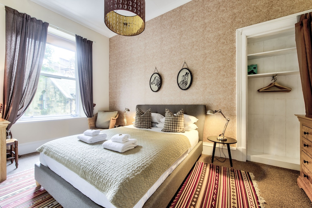 Maya's Glasgow Holiday Homes