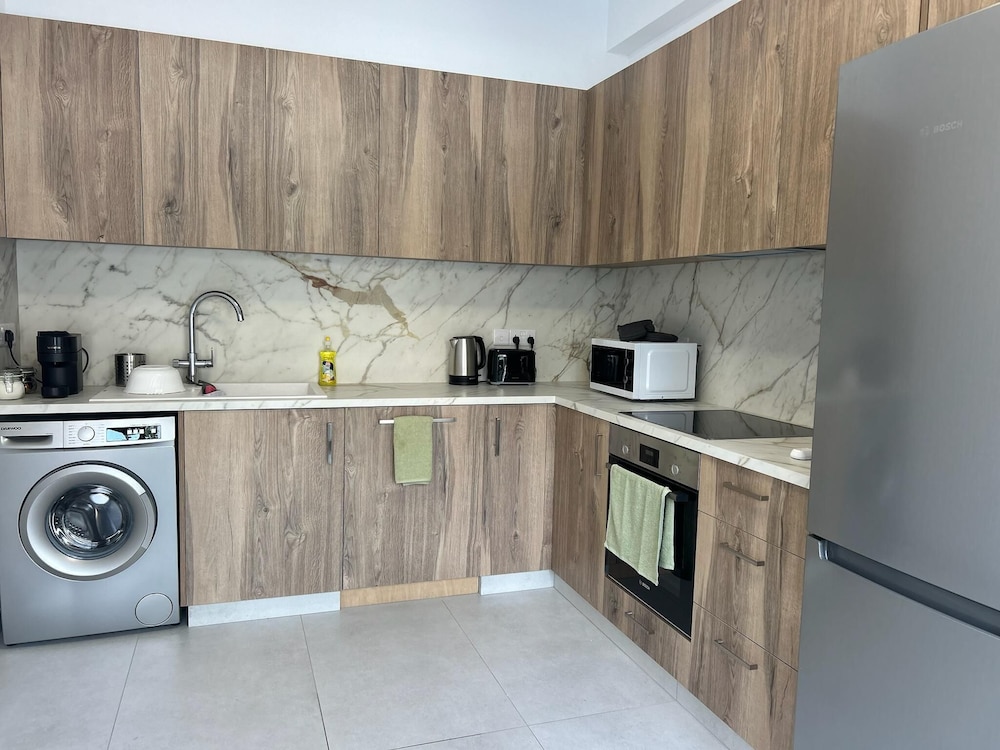 Limassol Urban Beach Retreat- 500m From the Beach