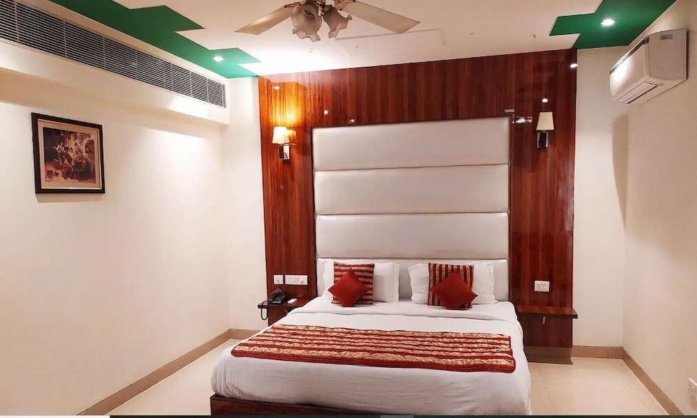 Hotel Impress By RMR Hotels