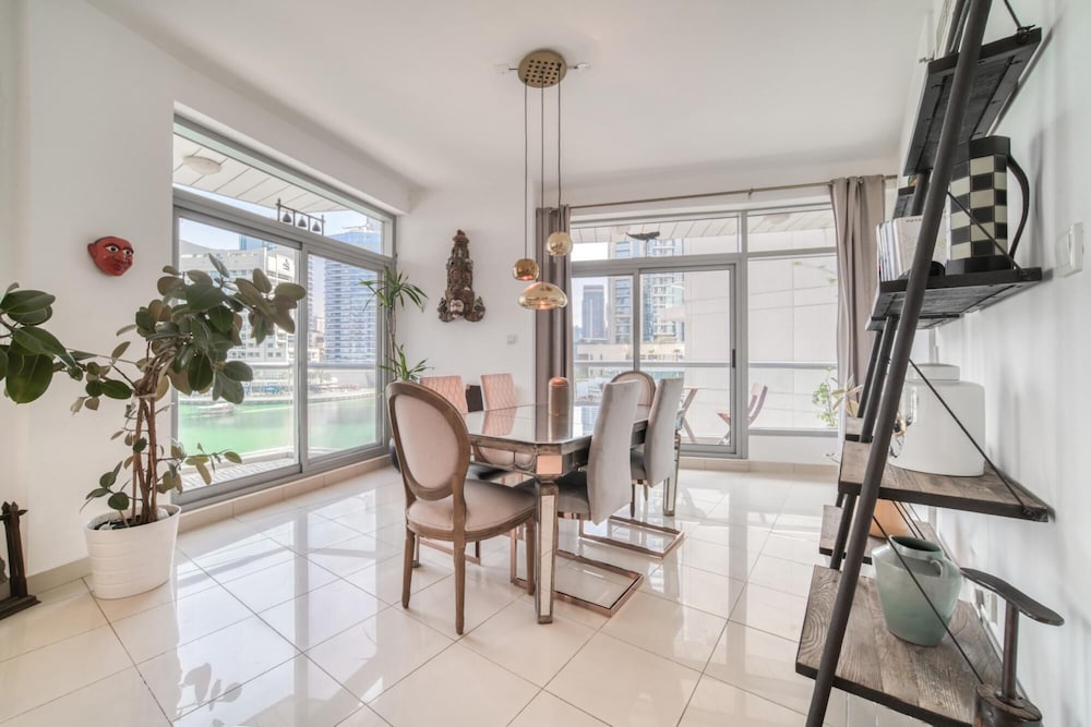 Enchanting 1BR w Balcony Overlooking Dubai Marina
