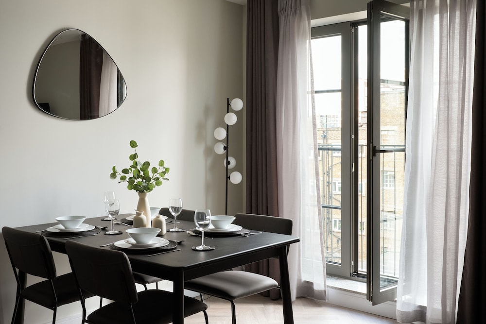 Commercial Road Serviced Apartments - London City East