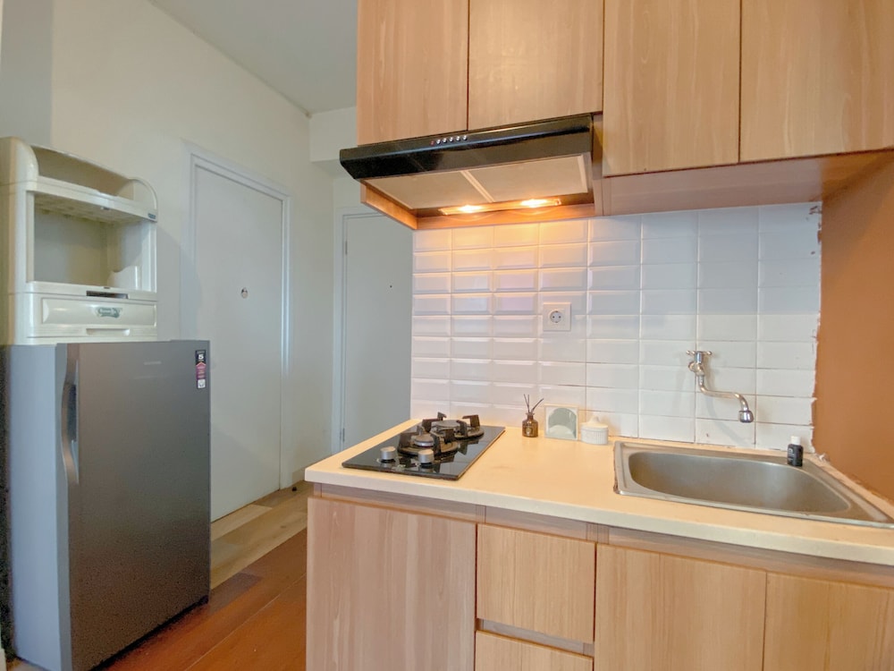 Cozy Living 2Br At Green Pramuka City Apartment