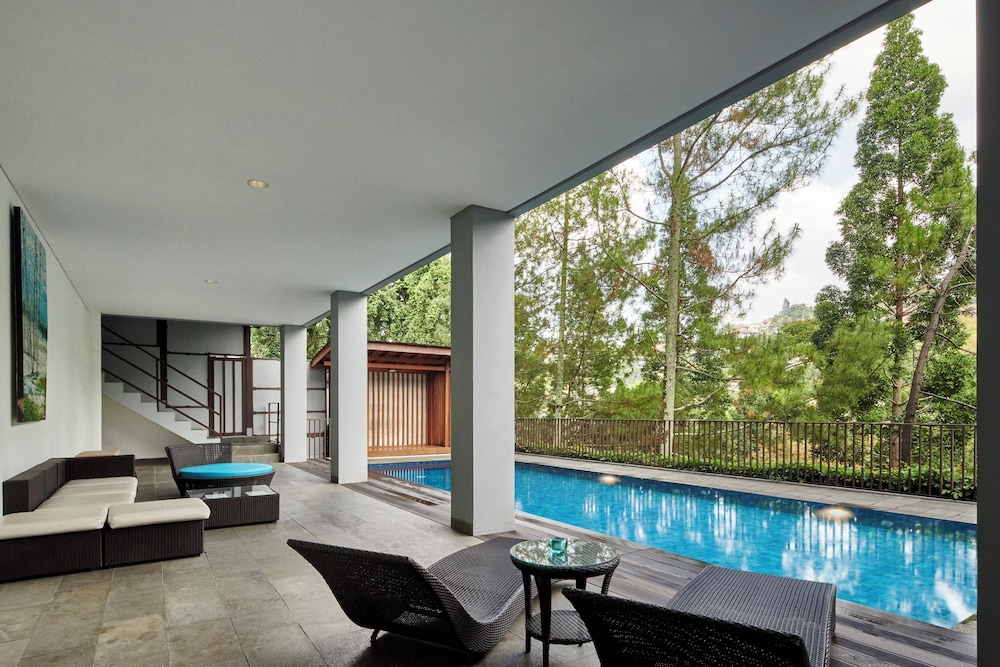 Magenta Hill View Villa 6 bedrooms with a private slide pool