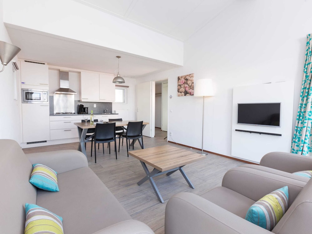 Detached Single Story Holiday Home Near the Sea view 4