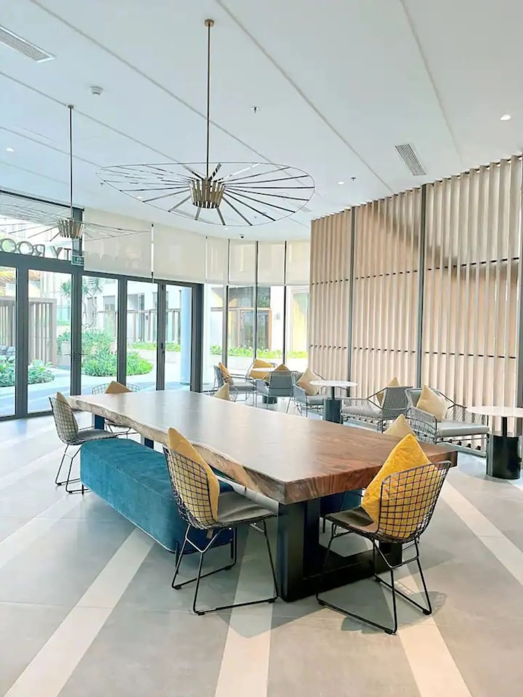 Cardinal Court Apartment