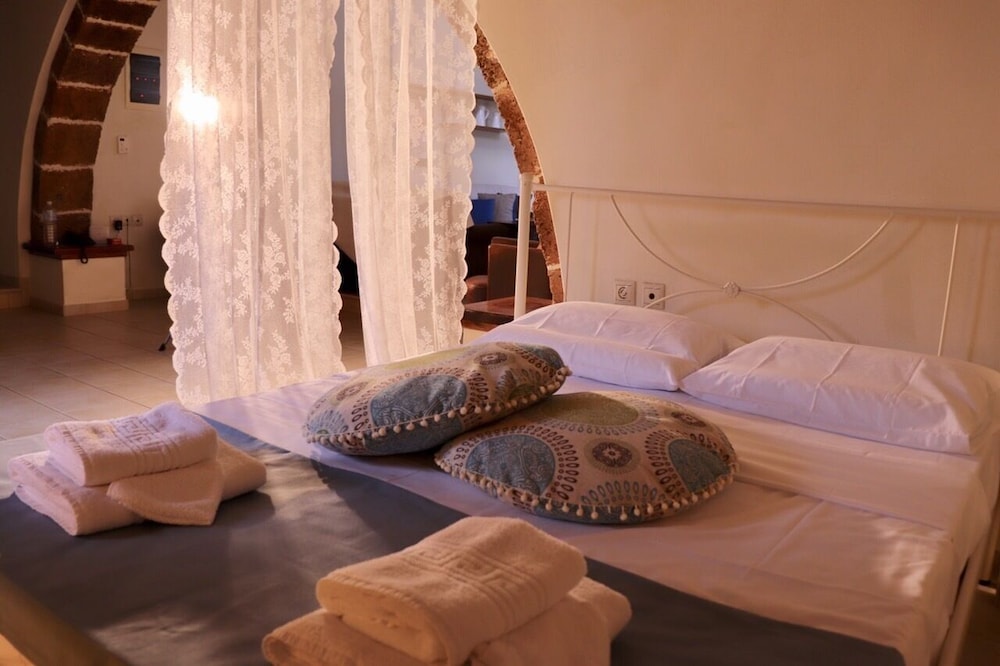 Malia Traditional House view 3