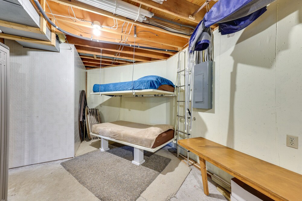 Rogers Cabin w/ Direct Access to Beaver Lake! view 4
