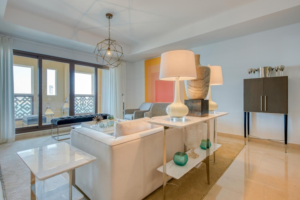 Luxury Palm Apartment With Beach Sea View