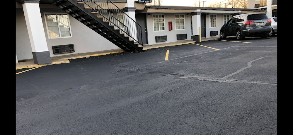 Deluxe Inn Miami, OK
