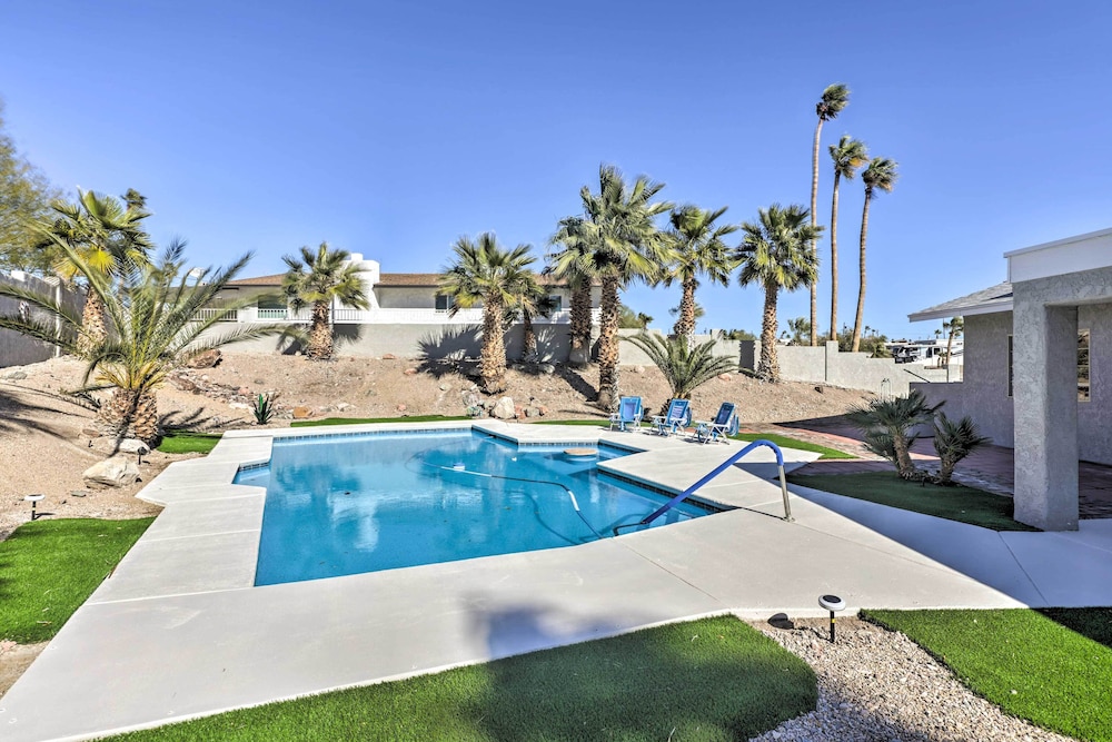 Lake Havasu Home w/ Heated Pool & Putting Green view 4