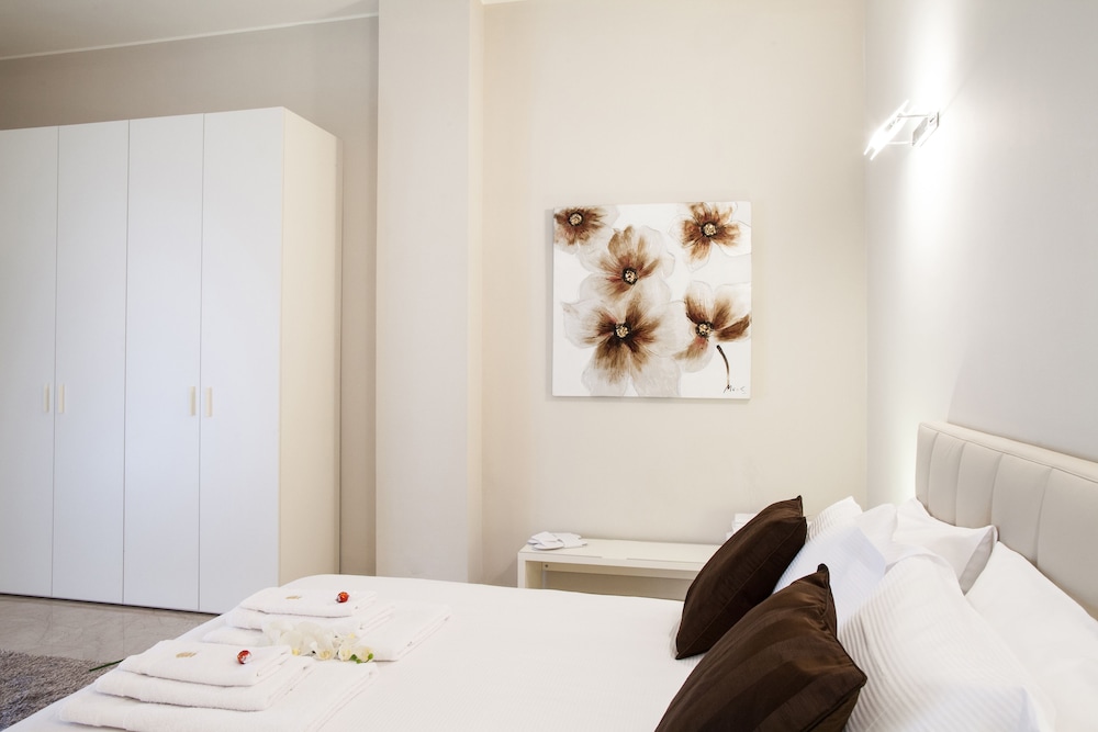 Milan Royal Suites & Luxury Apartments